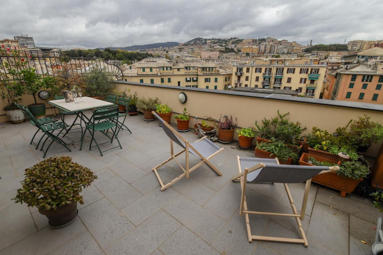 Altido Apt For 3 With Rooftop Balcony And Lovely Cityview Genova Esterno foto