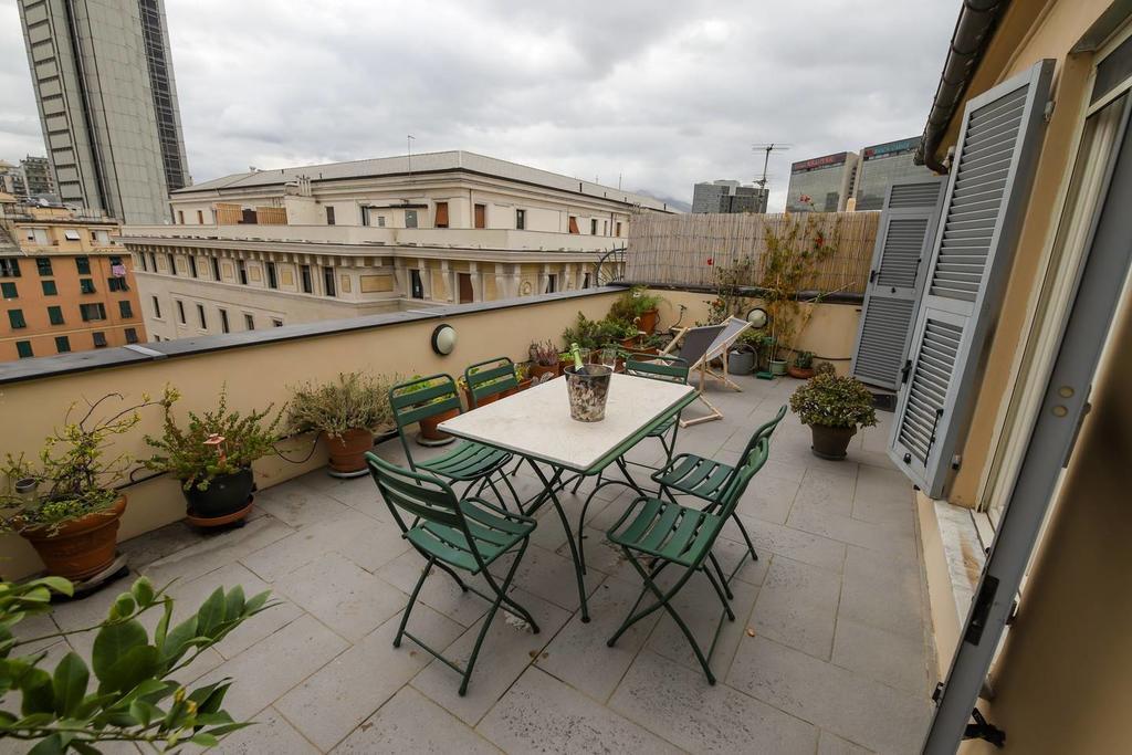 Altido Apt For 3 With Rooftop Balcony And Lovely Cityview Genova Esterno foto